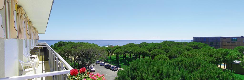 Hotel Bertha Fronte Mare Lido di Jesolo Dış mekan fotoğraf