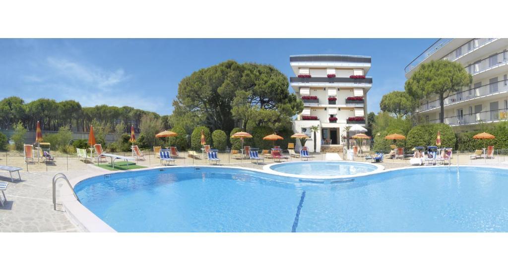 Hotel Bertha Fronte Mare Lido di Jesolo Dış mekan fotoğraf