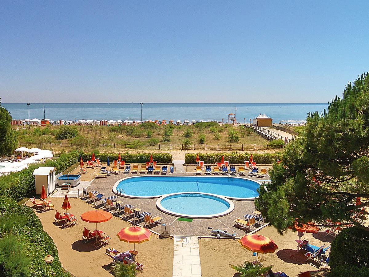 Hotel Bertha Fronte Mare Lido di Jesolo Dış mekan fotoğraf