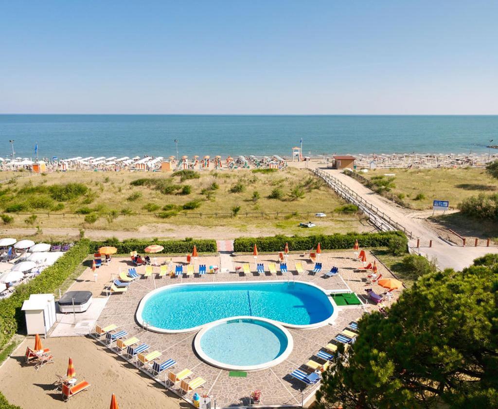 Hotel Bertha Fronte Mare Lido di Jesolo Dış mekan fotoğraf